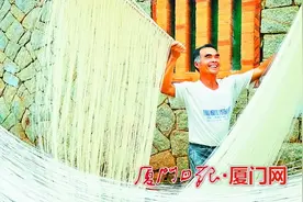 传承手工面线的闽南味道！走进面线制作世家，倾听非遗手艺五代人传承的故事图片