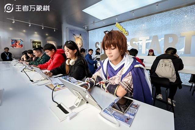 王者第十年，万象棋组了个可躺玩的策略爽局