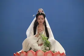 6副与菩萨有关的对联，对仗工整，禅味悠悠，让人回味悠长图片