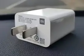 取决于手机快充的是手机数据线还是充电器？图片