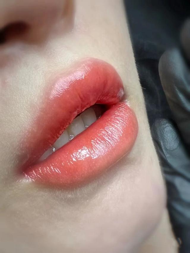 唇色发玫,老式唇线,怎么改?