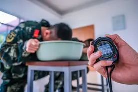 武警应急班的“静”态训练图片