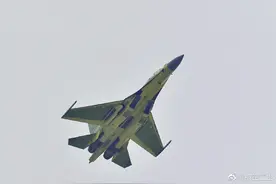 新一批歼16战斗轰炸机亮相 列装规模正在大步迈向500架图片