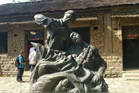 沂蒙红嫂明德英：用乳汁救活小八路，建国后他成大官，如何报恩图片