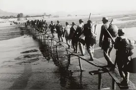 49年西南解放，一伙农民拦住解放军：我们是红军，在等周恩来命令图片