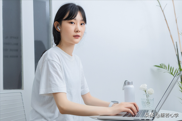 生存的法则:如何快速获得他人的好感,请记住三个高情商沟通技巧