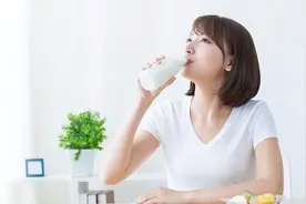 51万人研究：国人喝奶或增加患肝癌、乳腺癌风险？牛奶还能喝吗？图片