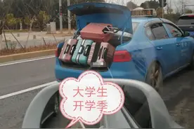 新生开学女生被宿舍环境吓哭，说好的条件都没了，却反遭嘲讽图片