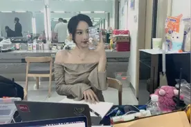 “我没有骂UZI”，LPL女解说惨遭网暴，鼓鼓开团后，包子强势回击图片
