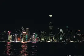 金曲鉴赏 | 深夜港湾，平缓中的伤感图片