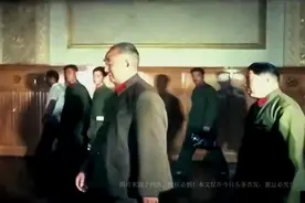 1980年建军节招待会，低调元帅被众星捧月，几位老将光彩照人图片