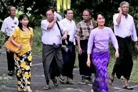 缅甸，一个沉迷拖鞋无法自拔的国家图片