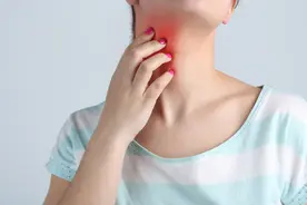 体内有癌，脖子会通风报信，尽早察觉3个奇怪迹象，不要一味拖延图片