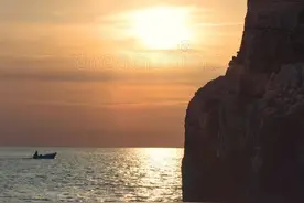 张家界4人跳崖事件，到底为什么精心选择这样的必死无疑？图片