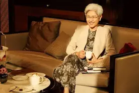 “最美外交官”傅莹：69岁风姿依旧，满头白发下有藏不住的优雅图片