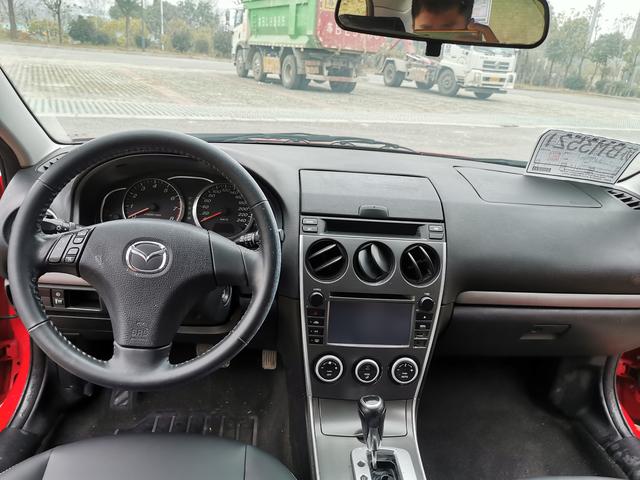 2013年马自达6带大屏和倒车影像，八个气囊，可惜是个事故车