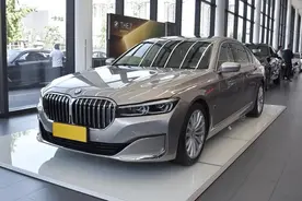 解析宝马730Li，轴距超3米2，配2.0T动力6.3秒破百，售价82.80万图片