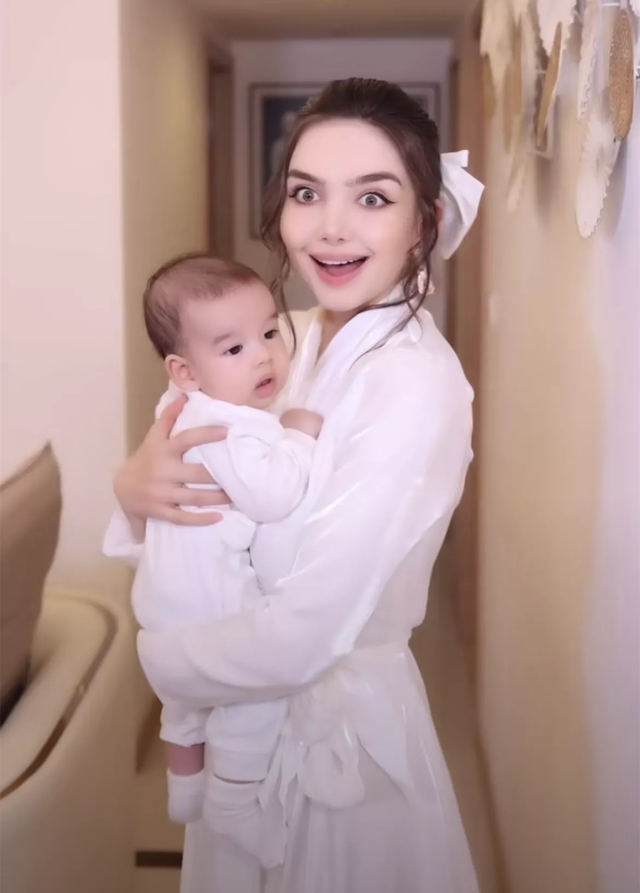 格鲁吉亚美女(90后外国美人梦露嫁厦门小伙子拥有千万粉丝) - 川端