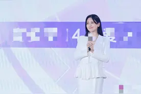 金莎新冠治愈后首次亮相 一身白西装精神状态佳图片