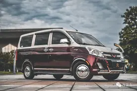 双调车身“迈巴赫”版五菱荣光V，家中老伙计化身行政级MPV图片