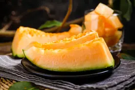 初夏食瓜丨哈密瓜原产于哈密吗？图片