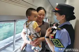 车厢连接处，是解决高铁“熊孩子”哭闹的良方吗图片