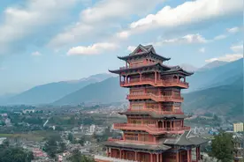 成昆高铁开通后，凉山州必去的千年古城，草莓枇杷随便吃图片