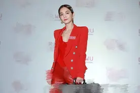 Ella陈嘉桦自曝姐妹三人被同一男子侵犯过，手伸进裤子里抚摸私处图片