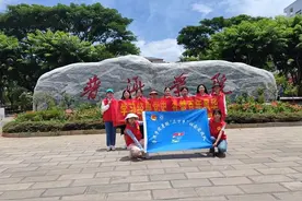 学习经典党史 礼赞百年风华—普洱学院“石榴籽”队开展“三下乡”社会实践活动图片