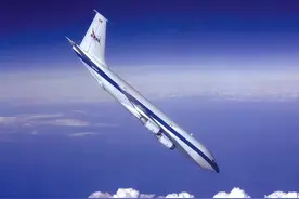 马航一架波音737出险情，几秒俯冲7000英尺，乘客失重被吓哭图片