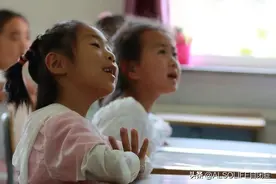自闭症儿童上学：“我今天陪读，是为了日后不陪”图片