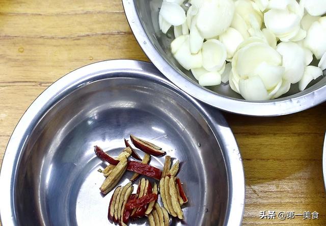 女人冬天喝什么排毒养颜 2026年冬季女士喝什么身体排毒