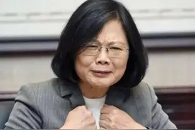 屋漏偏逢连夜雨，蔡当局可能输掉选举，美国教授将其比喻成青蛙图片