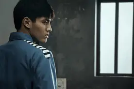 曝吴亦凡狱中状态：已当班长并坚持写歌，还有两人照顾其生活起居图片