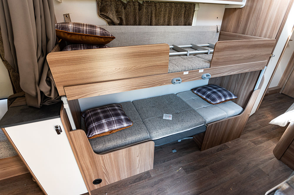 国产拖挂式房车那家强_Swift Sprite Quattro EW拖挂房车_英国拖挂房车品牌斯威夫特