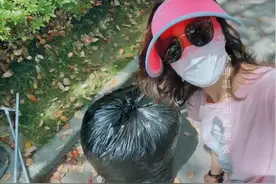 疫情成明星照妖镜：孙悦扫大街程晓玥豪车抢菜，李立群一盒烟八块图片