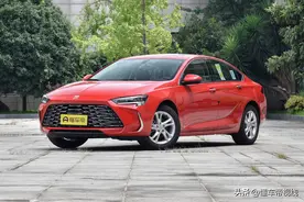 新车｜选它还是雅阁？2024款别克君威低配到店实拍，售15.98万元图片