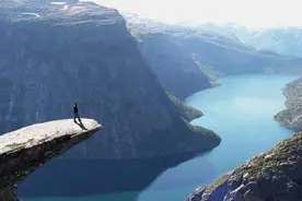 满清皇帝和大臣的朝珠图片