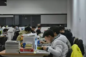 “考研”和“保研”一样是硕士，待遇一样吗？内行人道出背后实情图片