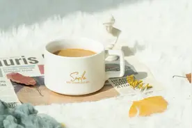 重男轻女家庭里长大的女孩，拼命赚钱，在省会买了房！图片