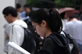 体制内领导坦言：从应届生第一天上班的表现，就能区分出家庭状况图片