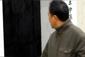 身份证到期了，不去银行做更新，会比账户全冻结还惨？图片