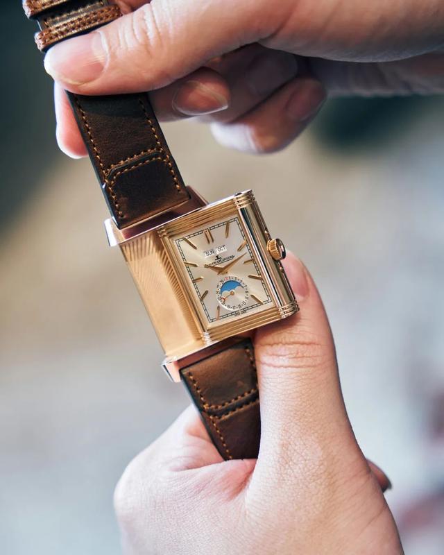 ���ҷ�ת�ļ�ֵ�����