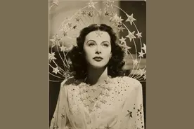 世界上第一位全裸出镜的女明星，一生六段婚姻，晚年却沉迷整容图片