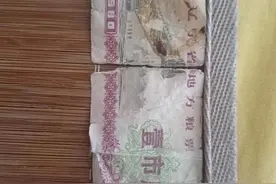 这两个粮票据说八千一张，你家里有吗？图片