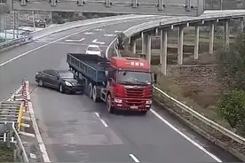 （视频）@太原人！女司机高速倒车还变道，错上加错酿事故图片