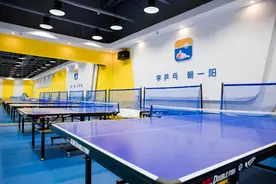 重庆乒乓球教练，正手发球入门技术平击发球图片