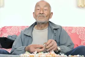 山东大爷20年间竟吃掉14吨糖，每天4斤，一天不吃就浑身难受！图片