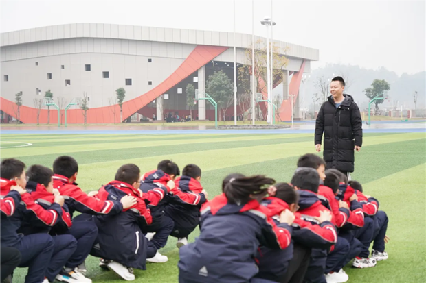 整躬率物迎双减 高效课堂共生长：乐山东辰小学部2021秋行政课改示范课