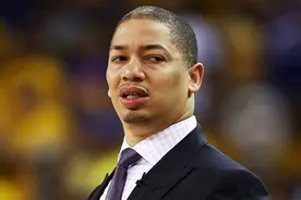 现役最贵的10位教练，两大佬年薪千万，科尔800万图片